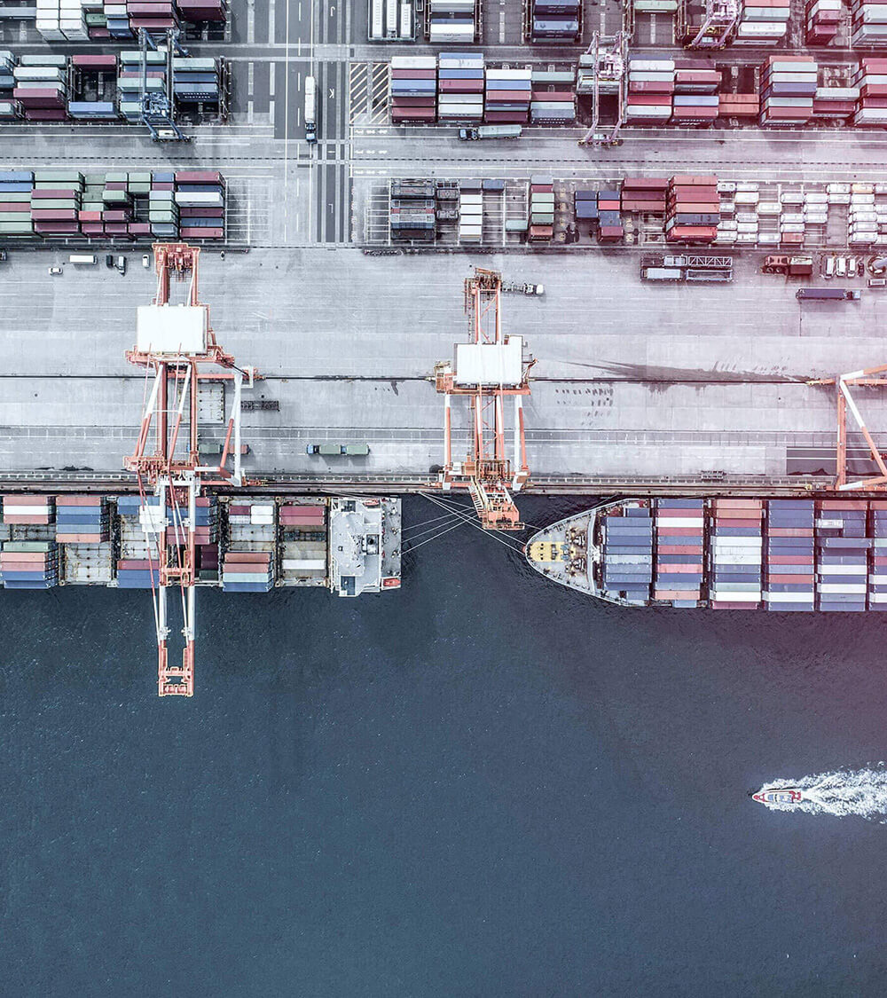 Containerschiffe in Schiffshafen