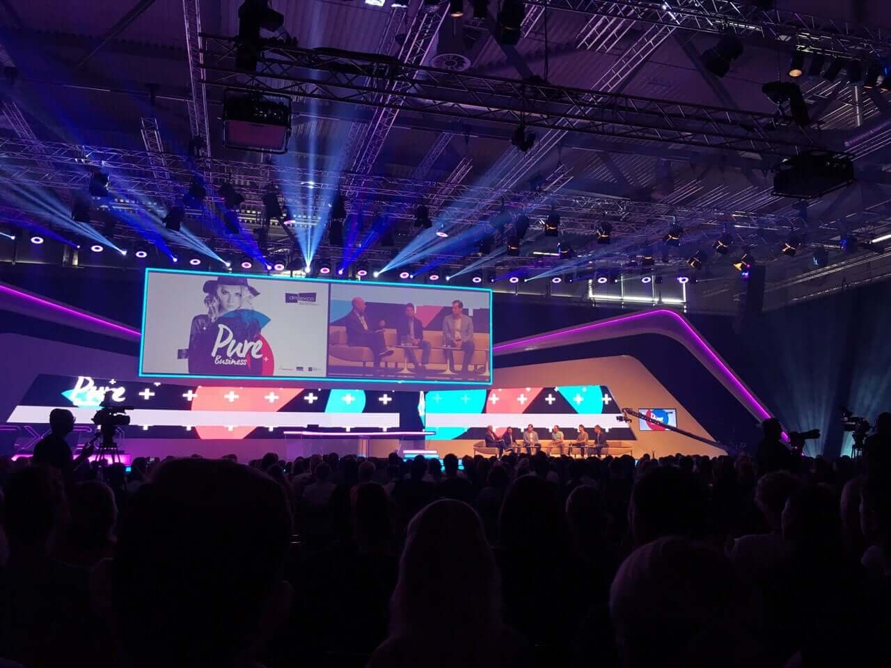 Aclewe dmexco Hauptbühne Aclewe Werbeagentur blickt auf die Hauptbühne bei dmexco