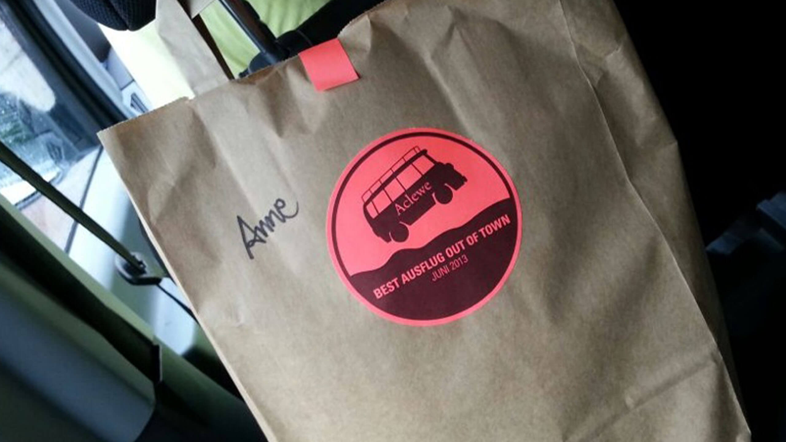 Aclewe Werbe&shy;agentur Event Bootsausflug Jutebeutel mit Sticker
