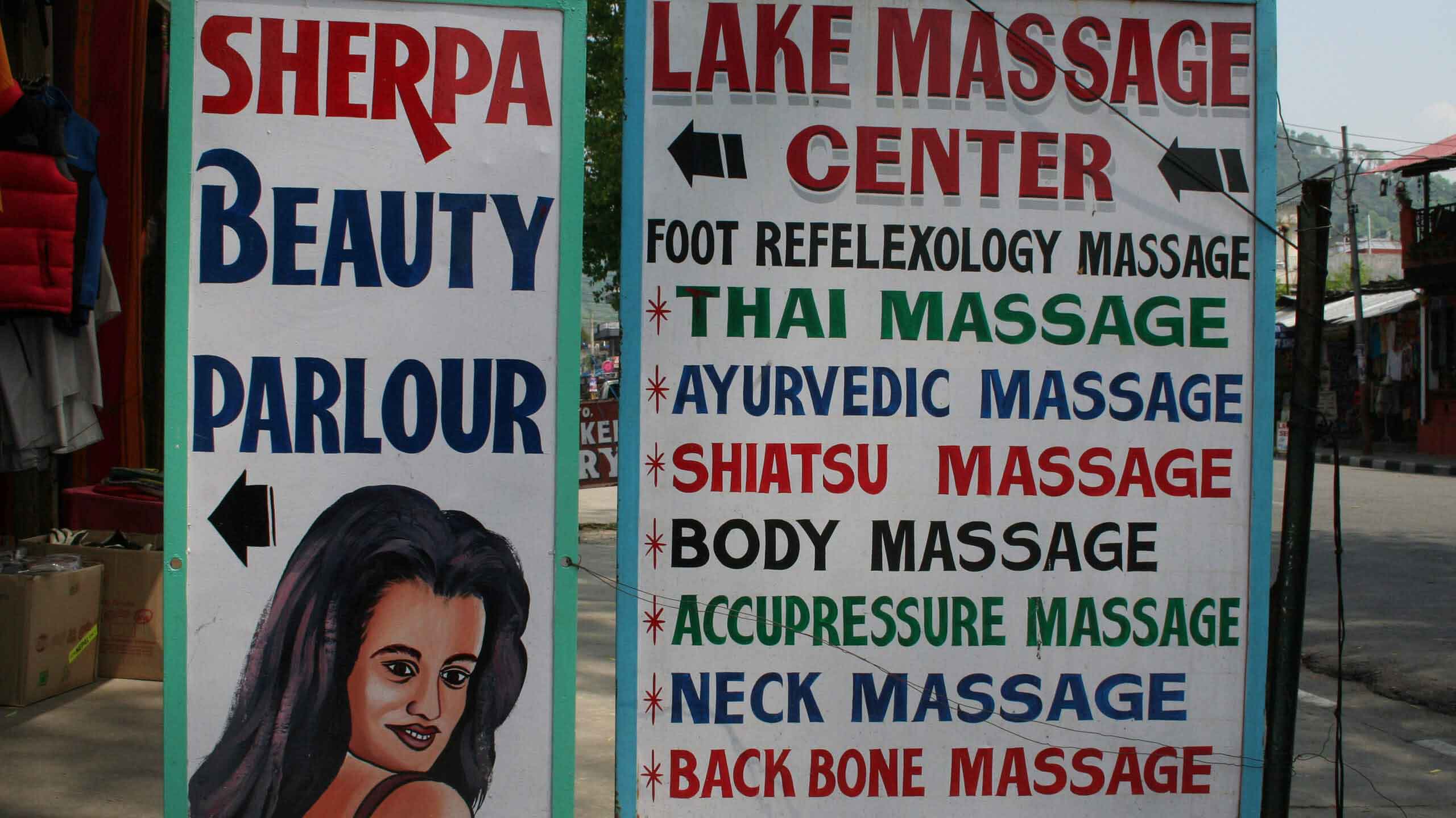 Aclewe in Tibet vor Massage Center